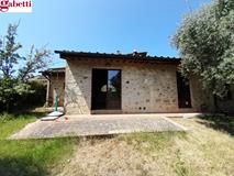 INGRESSO CON GIARDINO ESCLUSIVO