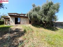 INGRESSO CON GIARDINO ESCLUSIVO